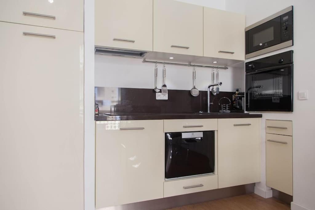 #28 1 Bdr Flat Ac Balcony Hper Central 10Mins To Beach & Old Town Nisa Exterior foto