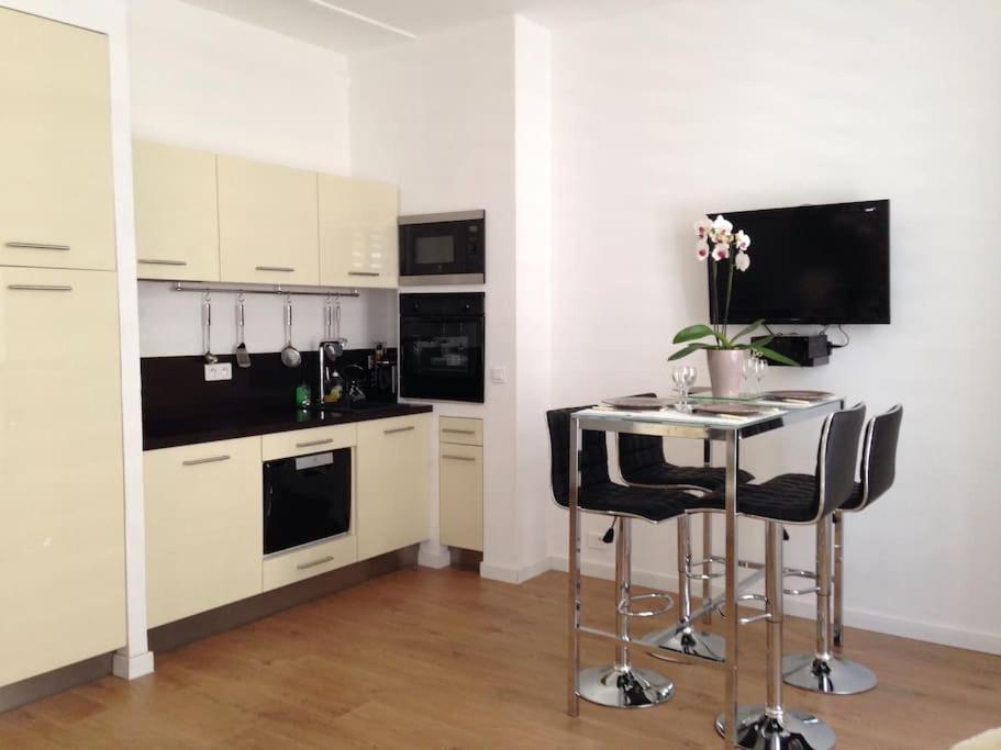 #28 1 Bdr Flat Ac Balcony Hper Central 10Mins To Beach & Old Town Nisa Exterior foto