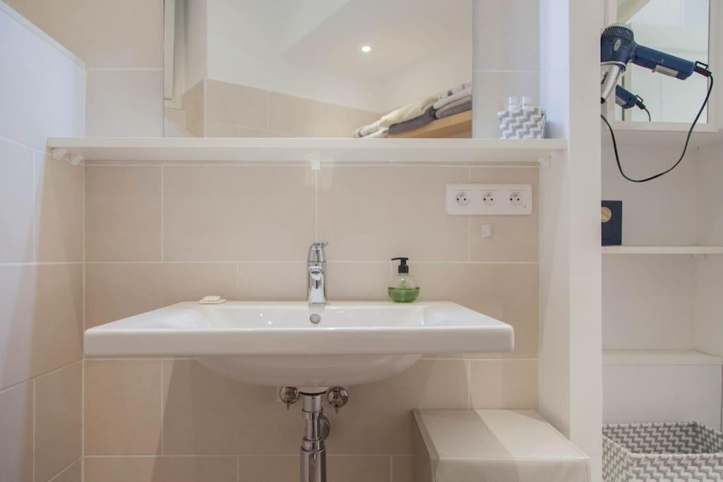 #28 1 Bdr Flat Ac Balcony Hper Central 10Mins To Beach & Old Town Nisa Exterior foto